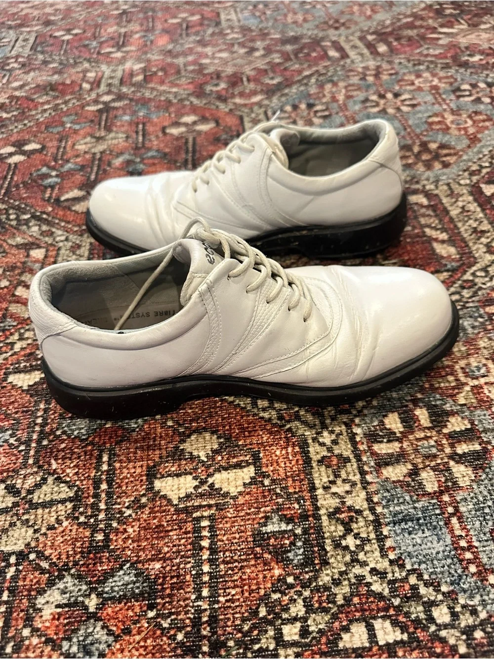 ECCO Women's White Leather Spikeless Golf Shoes - Size 38 (US 7-7.5)